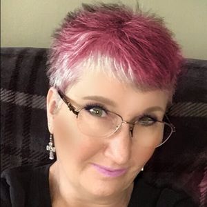 Meet your Posher, Janet